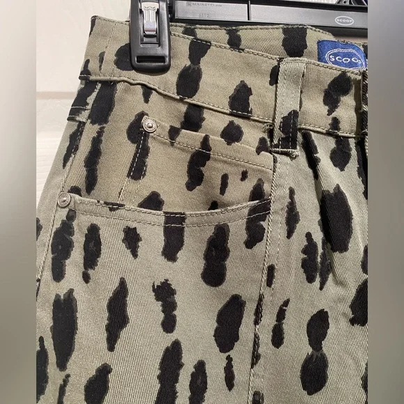 Scoop Herbal Olive Leopard Print Seamed Barrel Jeans NWT in Various Sizes - Picture 8 of 13
